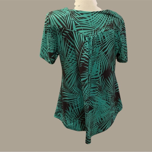 SHEIN LEAF PATTERN PULLOVER TOP SIZE LARGE WORN ONCE - Picture 2 of 2